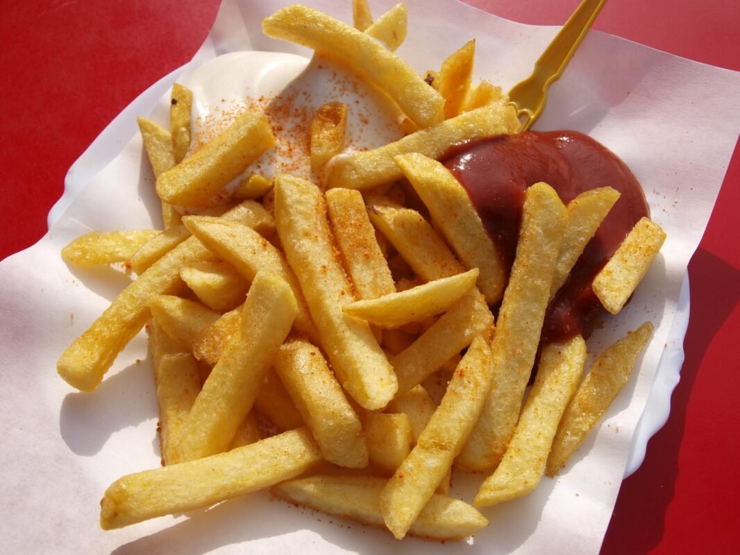 french fries with red sauce