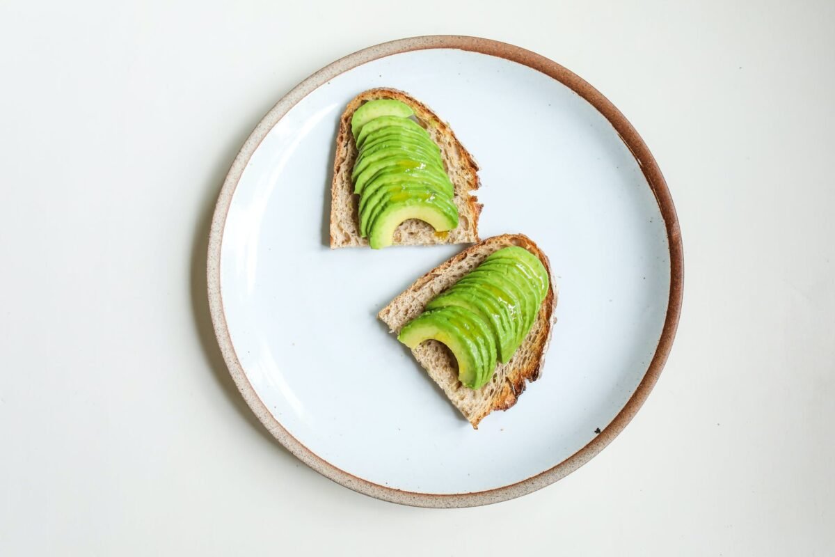 photo of sliced bread on plate