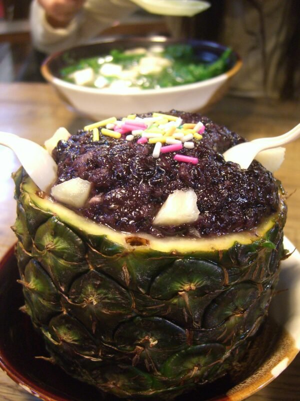 Sweet Black Glutinous Rice in Pineapple
